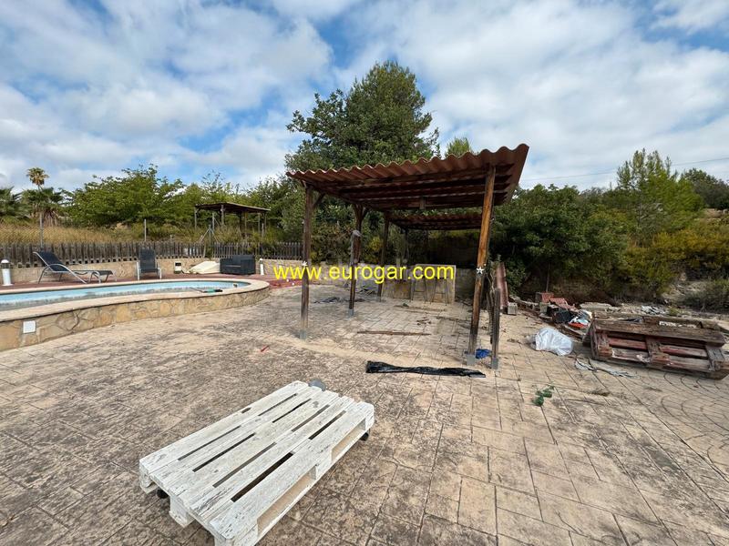 Foto 6f67b491-8b9b-43dd-a178-c5d79f4166bd. Xalet amb xemeneia piscina a Godelleta