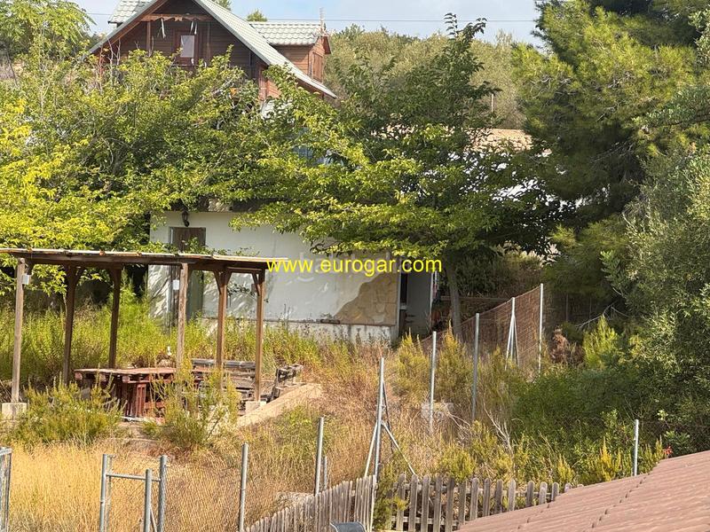 Foto 9a951e95-84e4-433b-88a5-7d2a352a71dc. Xalet amb xemeneia piscina a Godelleta