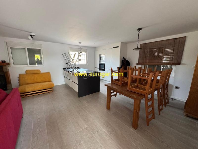 Foto c325b376-fe22-4680-b714-e9cbbc3a20fa. Xalet amb xemeneia piscina a Godelleta