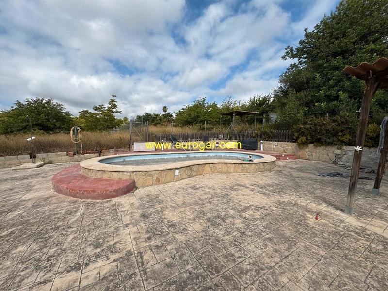 Foto d6817e29-9f7e-4ca5-9593-728961452308. Xalet amb xemeneia piscina a Godelleta