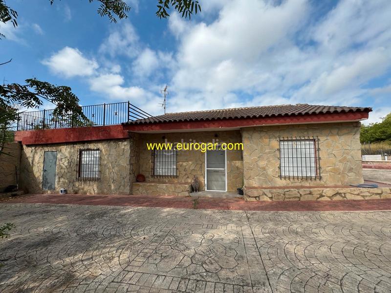 Foto ecdfbab5-43a1-4ff9-ae65-05eafd358815. Xalet amb xemeneia piscina a Godelleta