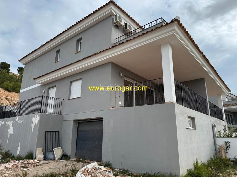 Foto 6be2f993-e634-4084-b764-3c5db161956f. Chalet avec parking dans Centro Chiva