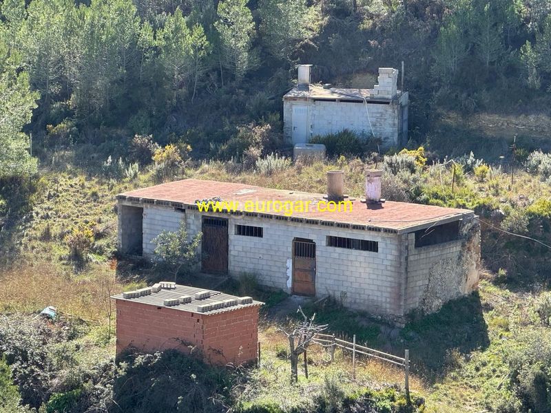 Foto c067145a-2069-4fdb-b5ea-45948334ed83. Masia a Centro Chiva