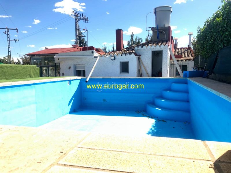 Foto 93806dc9-06c3-4e35-9759-bbe4e6cee248. Xalet amb xemeneia aparcament piscina a Las Pedrizas Chiva