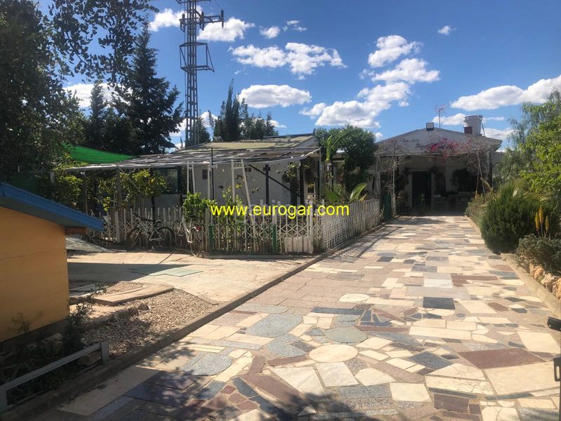 Foto c1dbc86f-e068-46d5-89e0-ea6ab45a4db5. Xalet amb xemeneia aparcament piscina a Las Pedrizas Chiva