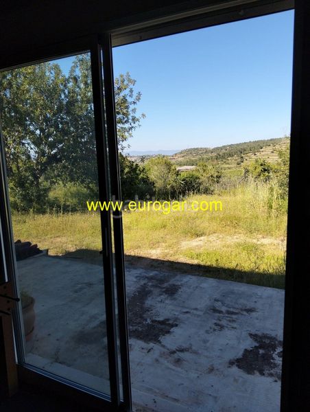 Foto f17f88bf-a0cc-41c1-9267-0522a53e649f. Masia a Centro Chiva