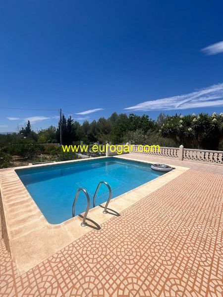 Foto 131a0e86-53cf-4120-ae3e-05f8ae634dec. Xalet amb aparcament piscina a Godelleta