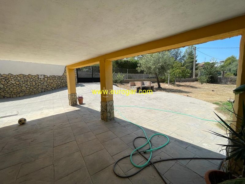 Foto 5e7ec823-e2d0-46d9-85c8-9cf1eacb9a08. Xalet amb aparcament piscina a Centro Chiva