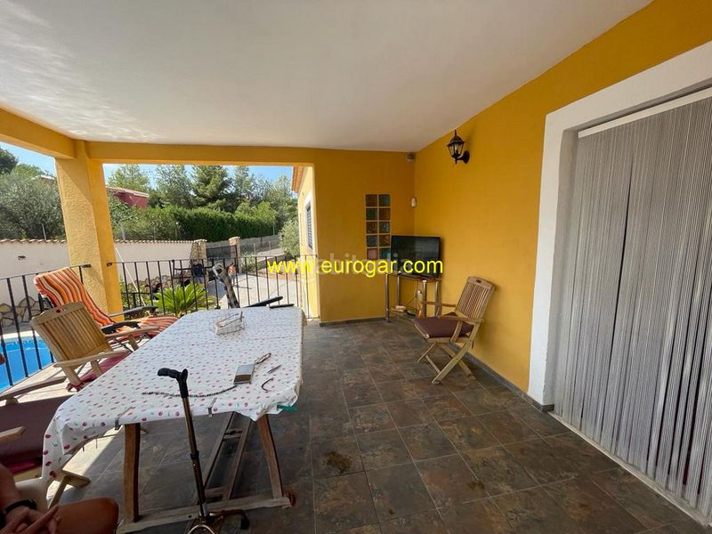 Foto a0297362-db52-4645-b67b-bd4e13034510. Xalet amb aparcament piscina a Centro Chiva