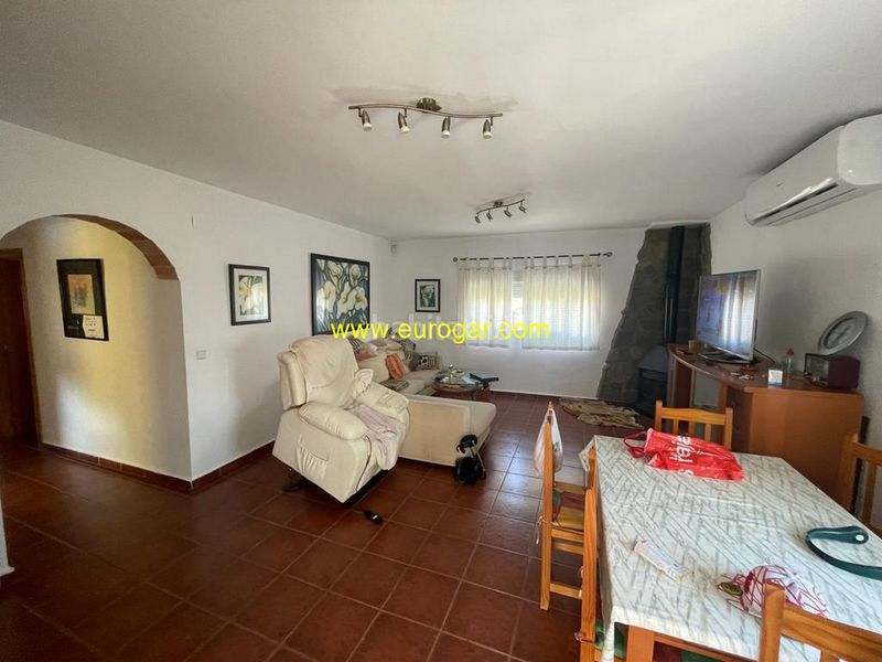 Foto c4a511de-cc7f-41f4-9130-377596755908. Xalet amb aparcament piscina a Centro Chiva