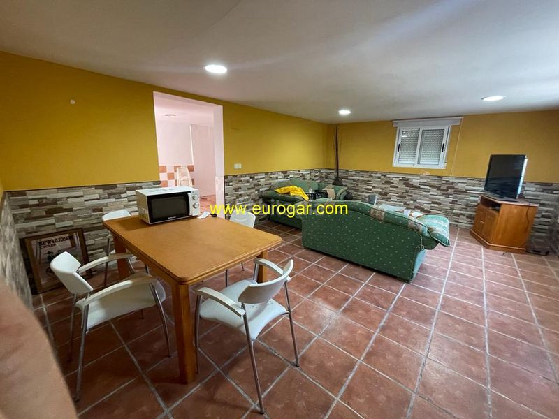 Foto ee1a9e15-03c4-4a2c-b962-bcce19fb6273. Xalet amb aparcament piscina a Centro Chiva