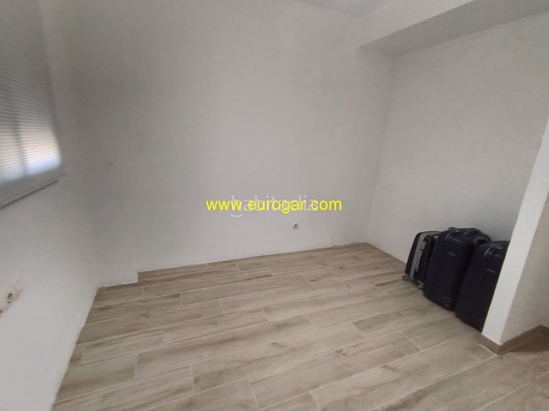 Foto 088f83f5-a881-4039-b2f5-19c362e8ed73. Apartament amb calefacció aparcament piscina a Centro Chiva