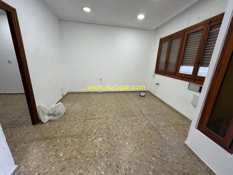 Foto f9dc3fd1-23be-4eb0-837a-63ff1e877d4b. Local commercial dans Centro Chiva