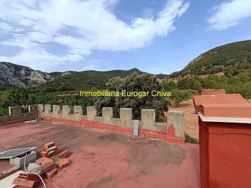 Foto b6d52015-2d98-4c11-b856-f9f44bb815bf. Masia amb xemeneia a Centro Chiva