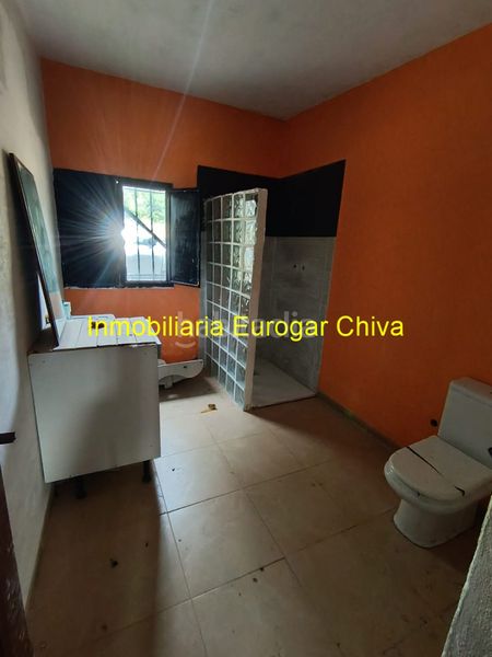 Foto ce06dab9-91d1-47d6-aac2-812f63f53a13. Masia amb xemeneia a Centro Chiva
