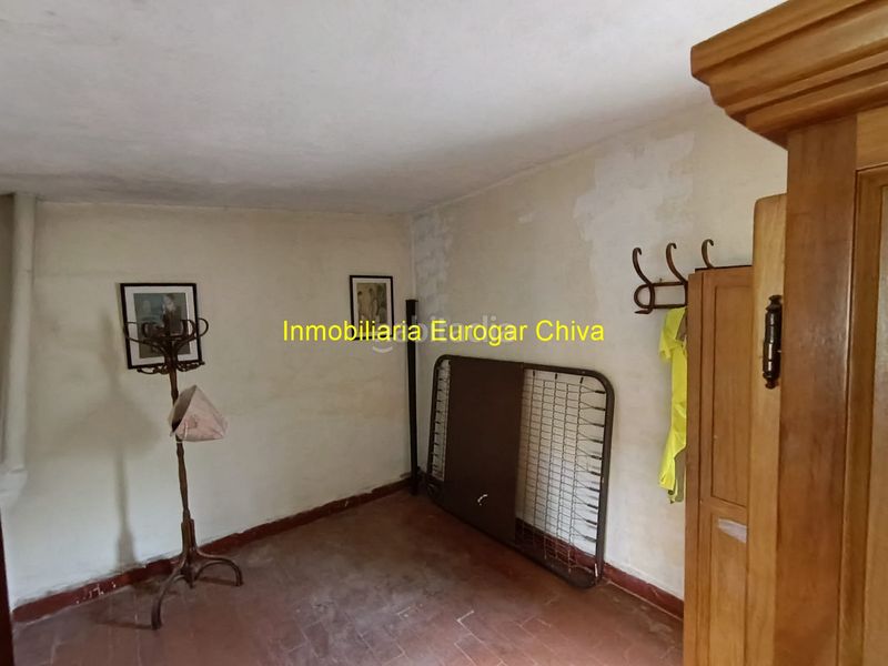Foto d66bbb2f-2753-41e4-8ed1-e32483ac7ba9. Masia amb xemeneia a Centro Chiva