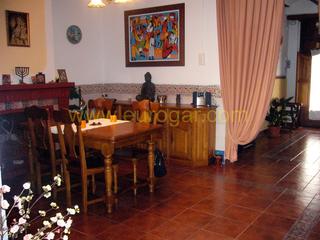 Casa a Centro. Preciosa casa de pueblo de 280m2 con patio en chiva 46370