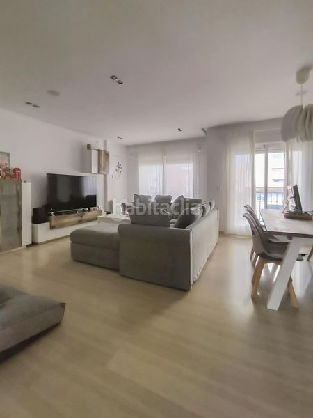 Foto 1505c624-70de-46a0-aa27-7699b96bbf88. Casa adossada amb calefacció aparcament a Alquenència - Venècia Alzira