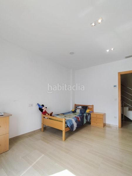 Foto 1ef7fc3e-f8e8-44be-8e64-75ea1f2c3440. Casa adossada amb calefacció aparcament a Alquenència - Venècia Alzira