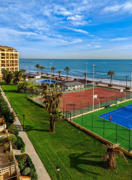 Foto 589c6679-e7df-41d0-87a1-78b0692a4c62. Apartamento primera linea de playa en Port Saplaya Alboraya