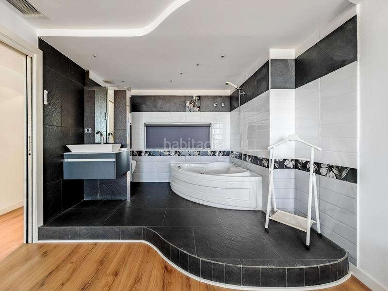 Foto 6a71a1fd-abd7-4997-8c3a-04f721e97735. Apartamento primera linea de playa en Port Saplaya Alboraya
