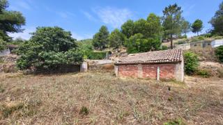 Terrain résidentiel à Montichelvo. Se vende parcela con riurau y pozo en montichelvo  montixelvo