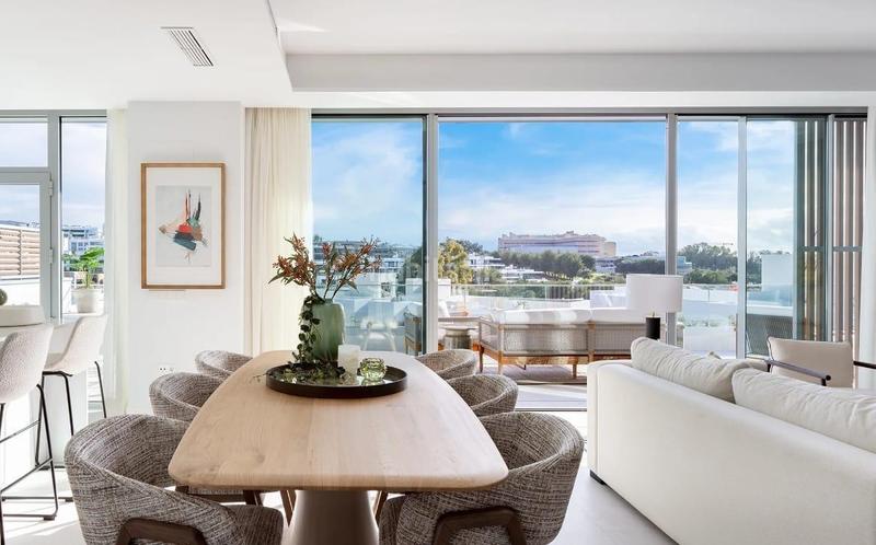 Foto e45d0992-e5de-4d9c-bb0c-bedd0b98d85e. Apartment with parking pool in bahía de Marbella Marbella