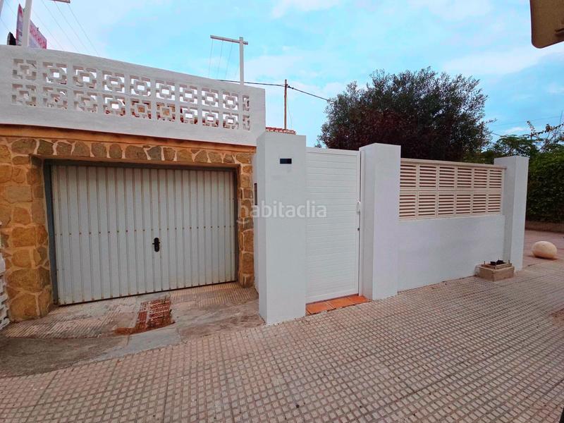 Foto 5e98f481-4360-4986-ac42-ae3ccba6d39a. Alquiler chalet  en primera línea de playa con vistas únicas al mediterráneo en Miramar