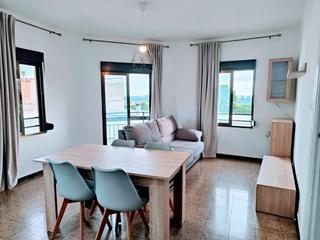 Miete Etagenwohnung in Corbera. Piso luminos de 3 habitaciones en alquiler de larga temporada  c