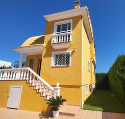 Maison à Daimús. Bonita casa unifamiliar con piscina,  a 600 mts. del mar, playa