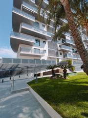 Apartament  Carrer cibeles. Piso moderno a 300 metros del mar con terraza y plaza de garaje