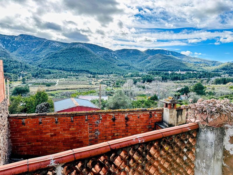 Foto 6ed5ee52-d534-40a3-87d5-37ca43423fb3. Masia amb aparcament a Montichelvo