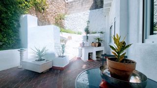 Casa adossada a Calle calvari del 7. Casa con gran potencial en barx. ideal para inversores