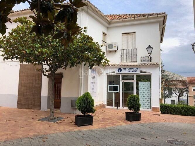 Foto afeeb6df-5363-4ffd-93fc-548496ad5f96. Casa adossada a calle calvari del 7 a Barx