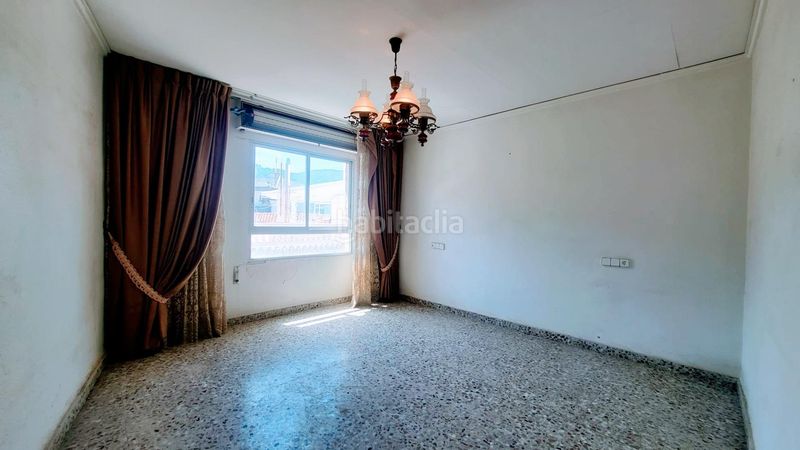 Foto cb0a7719-0c26-49e1-bfce-65f62ab47e24. Casa adossada a calle calvari del 7 a Barx