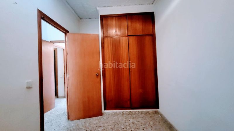 Foto d92c4fde-763d-43ef-ac55-7ce3be9d5dff. Casa adossada a calle calvari del 7 a Barx