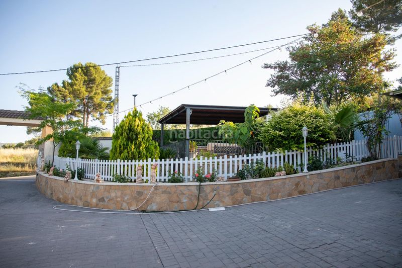 Foto 0d315260-927f-453b-a25a-a8672e1a786b. Casa amb aparcament piscina a Almudaina