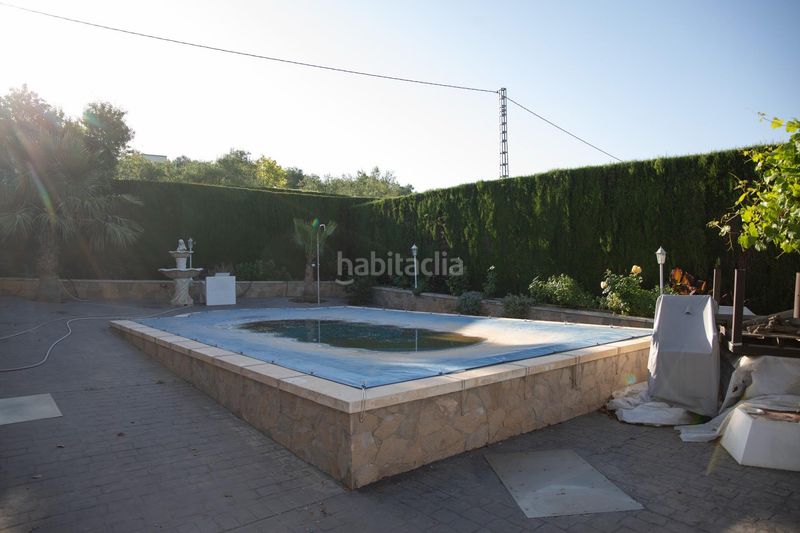 Foto f9874d6e-b40a-43c6-be51-e206efb4fe72. Casa amb aparcament piscina a Almudaina