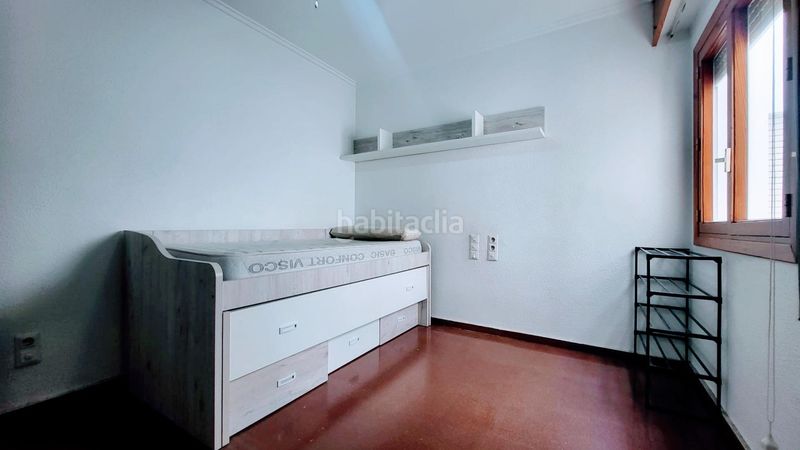 Foto 548df487-3471-404b-bf8c-f409f6f5d672. Pis a Oliva pueblo Oliva