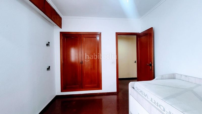 Foto d09fb844-b129-4085-bfb1-f9f48aed428d. Pis a Oliva pueblo Oliva