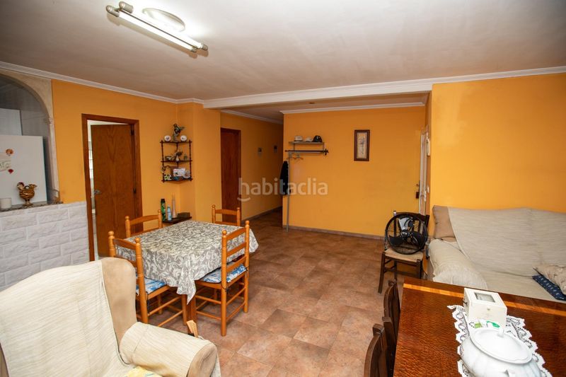 Foto 3d83459f-fe07-4bf0-b5c1-913df0e590f0. Casa amb aparcament a Almudaina