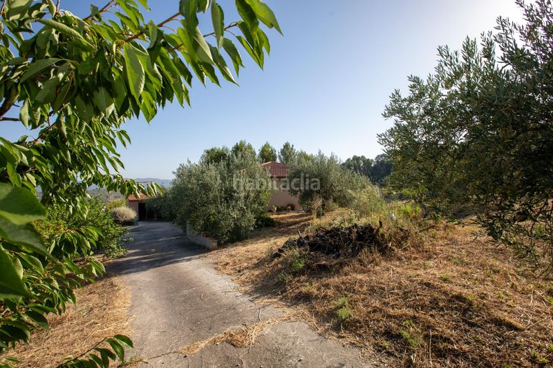 Foto d32ef4ad-1d08-4d09-ad79-6bca08922cf7. Casa amb aparcament a Almudaina