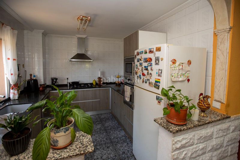 Foto ee81b2c4-29a5-446c-8c2d-e83dba0ecf17. Casa amb aparcament a Almudaina