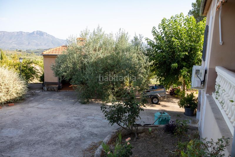Foto f0e71fee-78de-490d-8d6a-add260a12db8. Casa amb aparcament a Almudaina