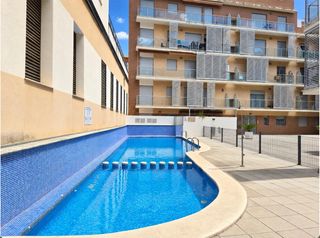 Piso en Pego. Piso de 4 dormitorios con gran terraza y piscina comunitaria en