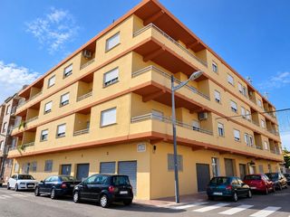 Location Appartement à Piles. Piso de 4 habitaciones, 2 baños y 120 m2 en piles pueblo  700 me