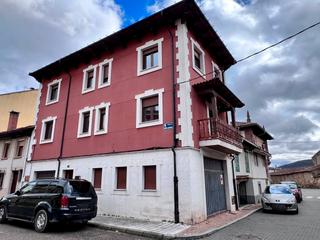 Casa adossada a Calle peña barrio 2. Adosado con garaje y local comercial (opcional) en cervera de pi
