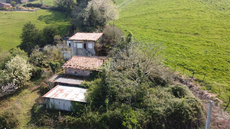 Foto b446ae94-873d-4aed-b4b5-e80577c03860. Casale in poblado viernoles 319 in Tanos Torrelavega