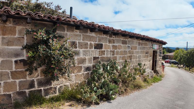 Foto 1c0f4d78-d053-469b-84d5-3d237adc1224. Edificio en barrio navamuel 29 complejo turístico en navamuel, (cantabria) en Valderredible