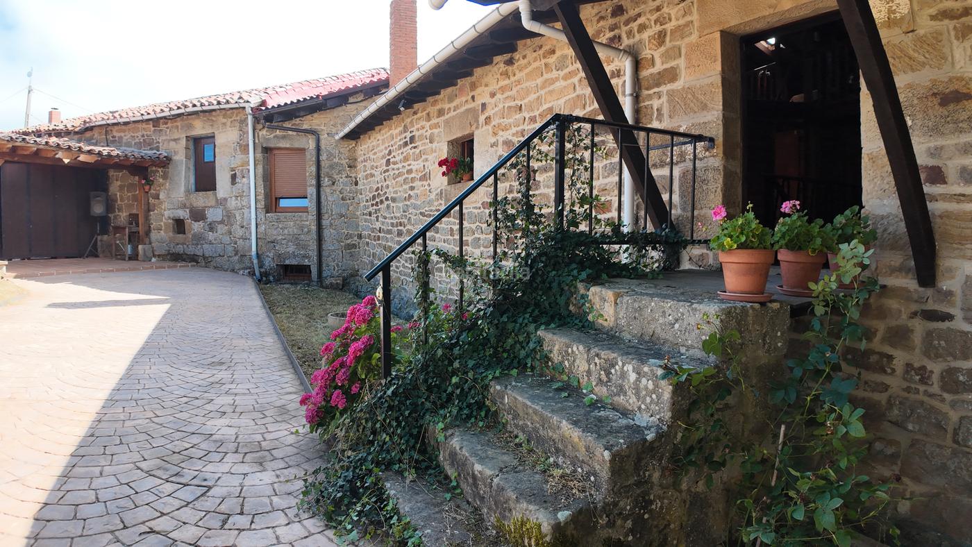 COMPLEJO TURSTICO EN NAVAMUEL, VALDERREDIBLE (CANTABRIA) Valderredible